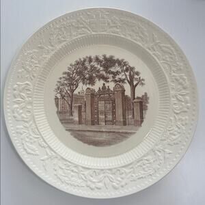 Vintage Wedgwood Brown University commemorative plate  John Nicholas Brown Gate